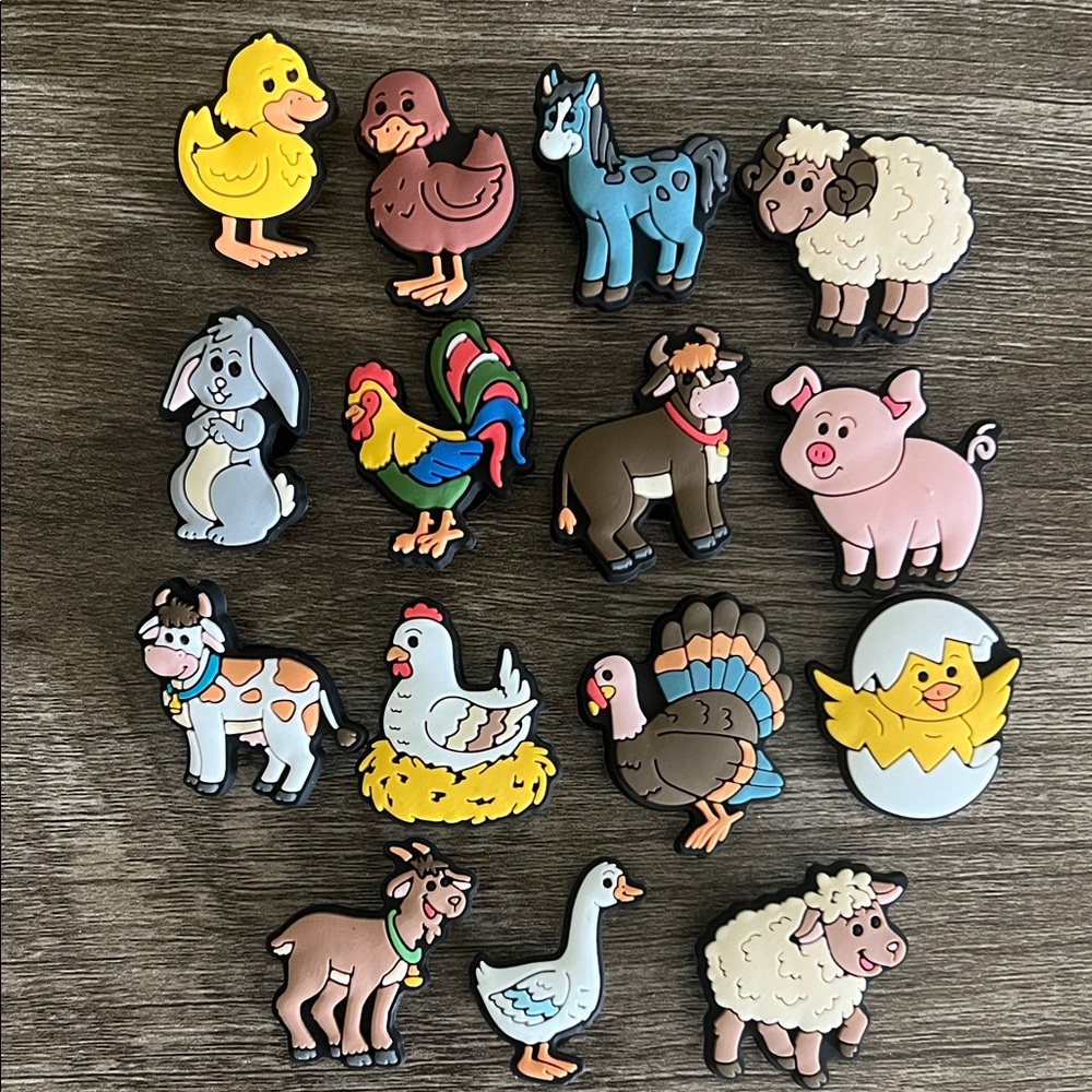 JIBBITZ. New. OLD MACDONALD HAD A FARM. Set of 15. 🐷🐮🐣🦆 
Crocs & similar.